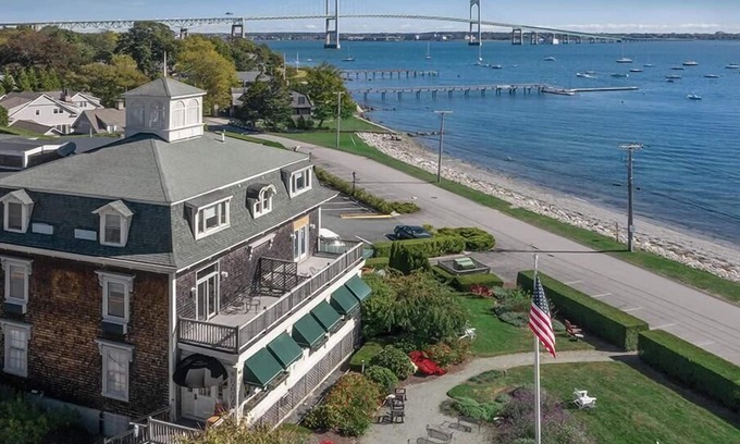 Jamestown Condominio | 1br Suite Condo Overlooking Breathtaking Narragansett Bay!