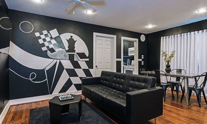 Greenway Plaza-Upper Kirby Apartamento | 1BR The Queen's Gambit! Galleria, Medical Center