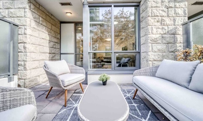 Eau Claire Condominio | 1BR Walkout Condo in Eau Claire with UG Parking