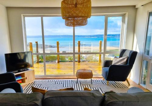 Marazion Casa | 1Rosemount -Marazion - Iconic view of St Michaels Mt, Sea, Beach, 2xParking, Netflix Prime