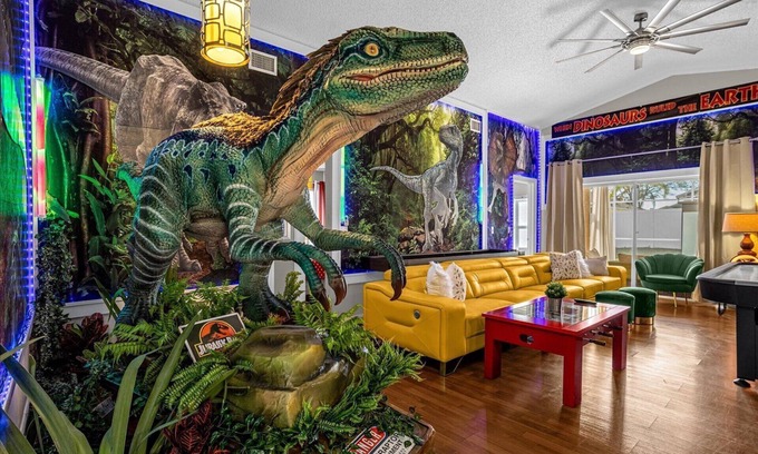Clear Creek Casa | 1st Animatronic Dinosaur Villa