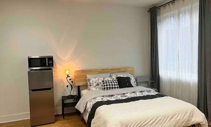 West Philadelphia Apartamento | 1st floor studio with backyard