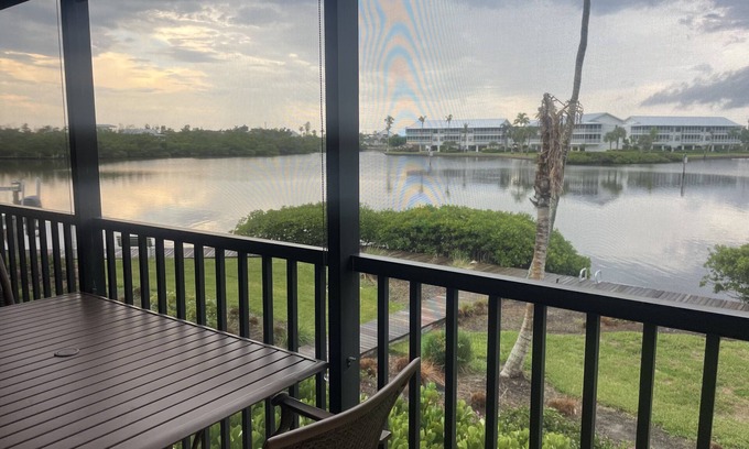 Goodwins Island Casa | 2/2.5 Waterfront condo with pools and tennis courts