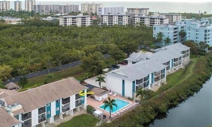 South Island Condominio | 2/2 BEACH CONDO, WALK TO BEACH AND SHOPPING