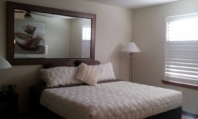 Southside Condominio | 2/2 Beautiful & Centrally Located