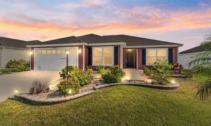 Wildwood Casa | 2/2 in The Village of Richmond