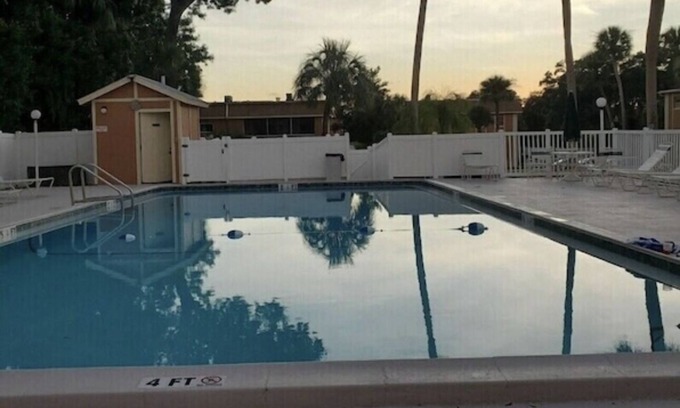 Anona Condominio | 2/2 water front community Clearwater area