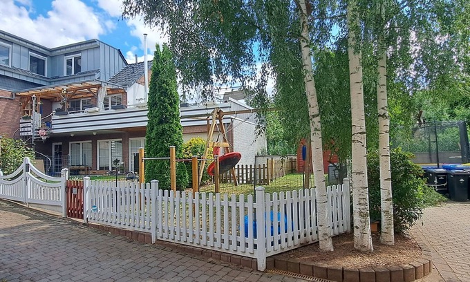 Zulpich Apartamento | 2.5 room apartment with terrace + close to Phantasialand Eifel Therme with play
