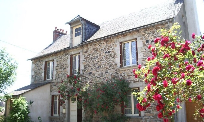 Castelnau-de-Mandailles Casa | 2/8-PERSON GITE IN THE AUBRAC REGIONAL NATURE PARK