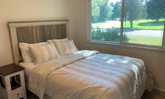 Billings Casa | 2,800 sqft large 2-bedroom house in safe sought after neighborhood with AC, WiFi