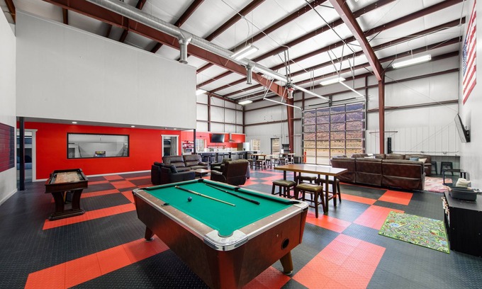 Moab South Valley Casa | 2 acre Gated Parking Lot, sleeps 16-25! hot tub, fire pit, games & entertainment