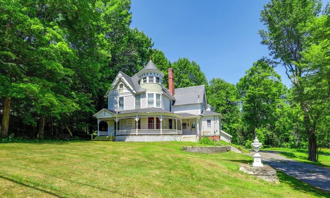 Brownville Casa | 2-Acre Property: Victorian Home in Brownville!