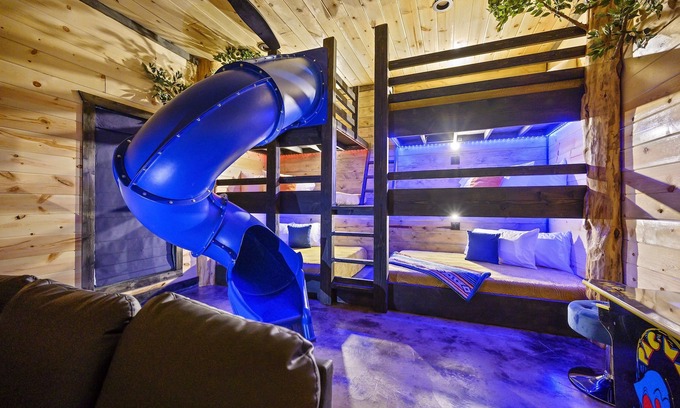 Broken Bow Cabina | 2 Adjacent Cabins Sleeps 28 w/Playsets+Bunks+Slide