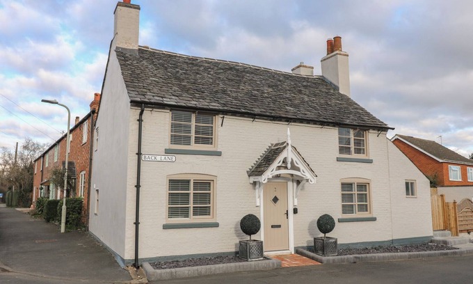 Thrussington Cabaña | 2 BACK LANE, pet friendly, character holiday cottage in East Goscote