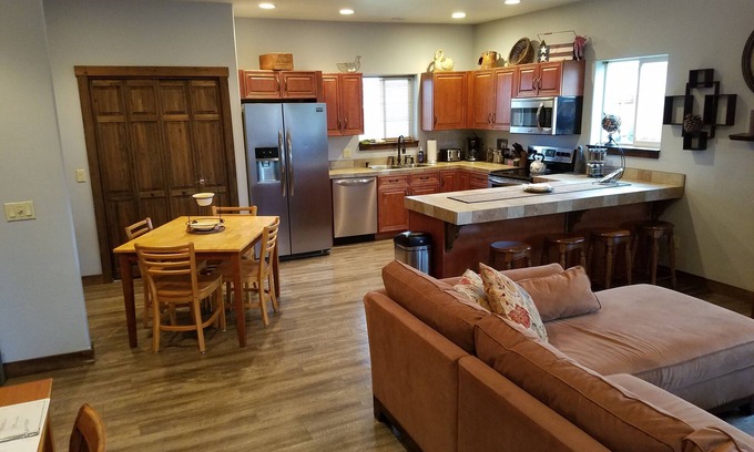 Evergreen Casa | 2 Bd House, Central a Glacier Park, Flathead Lake, Whitefish Mountain & Lake.