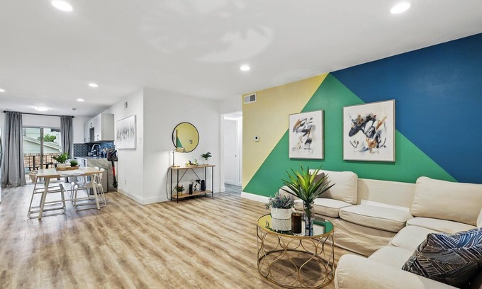 Vickery Meadow Apartamento | 2-BD/2-BA Apartment w Pool & Patio (30+ days)