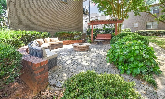Lindbergh Apartamento | 2 bd Fast W/Dryer Wifi Free Parking Full Kitchen Pool