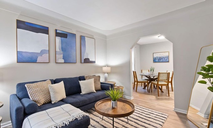 Wyandotte Casa | 2 BD Home Fast Wi-Fi Wyandotte/Detroit River