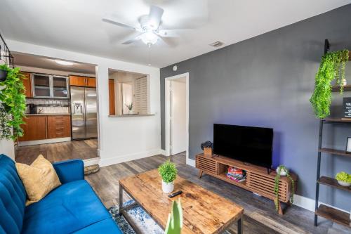 Allapattah Apartamento | 2 BD Home w/Private Parking, Private Yard & W/D
