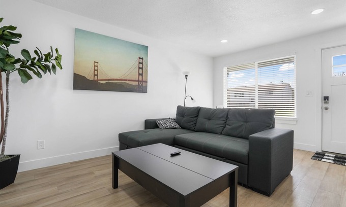 West Valley City Casa | 2 Bdr 1 Ba Close 2 Airport & SLC