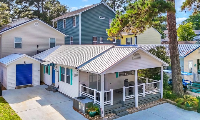 Myrtle Beach Casa | 2 Bdr/2Ba Charming Beach Cottage in Ocean Lakes!nGolf Cart Included