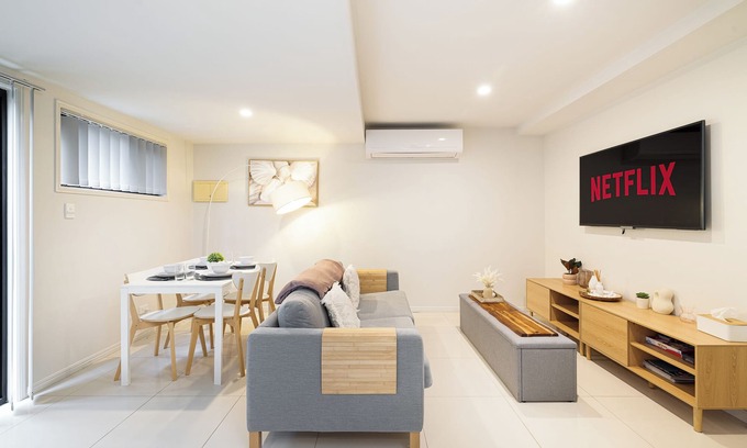 Sunnybank Apartamento | 2 Bdr Apt! Train! Parking! Restaurants! 2144D2