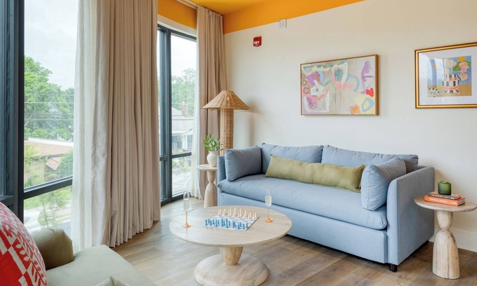 12 South Condominio | 2 BDR Suite at The Gilmore Hotel by AvantStay
