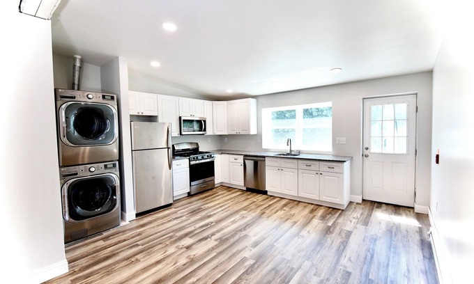 Roxborough-Manayunk Apartamento | 2 Bdrm Apt w King Size Bed, 3 Work Desk, & More in welcoming Philadelphia!