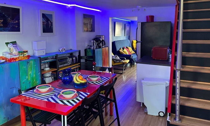 East Allegheny Apartamento | 2 Bdrm Artsy Apt in a Historical Bldg, 1.1 mi from Downtown