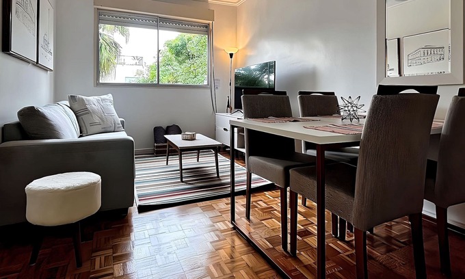 Mont'Serrat Apartamento | 2 bdrm apt w/ office near Moinhos Park