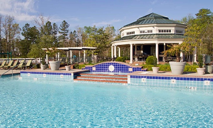 Berkeley Condominio | 2 BDRM ~ JARDINES DE BUSCH 10 MILLAS ~ PAÍS DE AGUA 10 MILLAS ~ PISCINAS INTERIORES / EXTERIORES Y MÁS