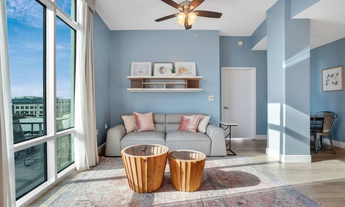 South Eola Apartamento | 2 Bdrm Penthouse with Billiards