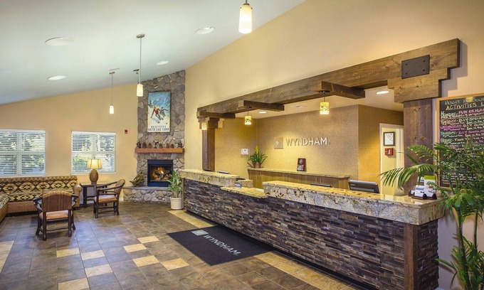 Round Hill Village Apartamento | 2 Bdrm Presidential Suite Walking Distance to Lake Tahoe (Wyndham South Shore)