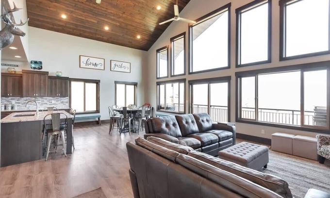 Sweetwater Casa | 2 Bear Lake House - ¡Vistas impresionantes! (26 invitados)