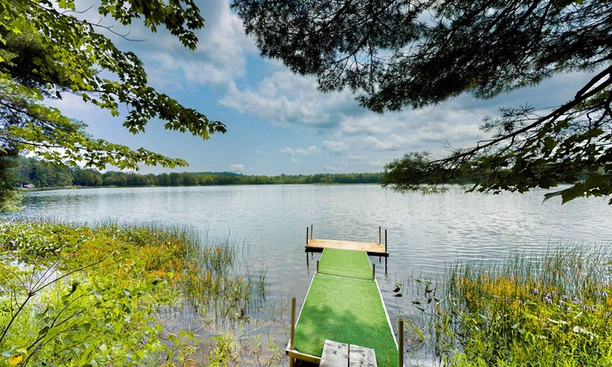 Franklin Casa | 2 beautifully designed, off-the-grid homes with amazing lakefront views & access