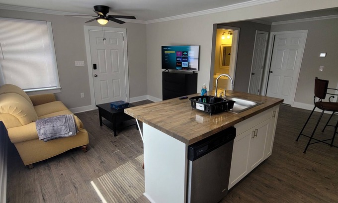 East Durham Casa | 2 bed 1 bath in East Durham - Unit A