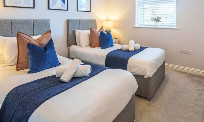 Basingstoke Apartamento | 2 Bed 1 Bath Town Center Apt, FREE PARKING