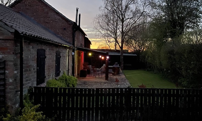 Langrick Cabaña | 2-bed 18th Century Barn - Sleeps 6 - Pet Friendly