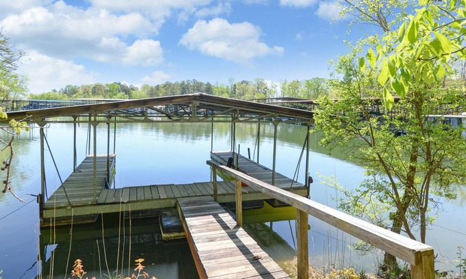 Gainesville Condominio | Condominio de 2 dormitorios y 2 baños en el lago Lanier