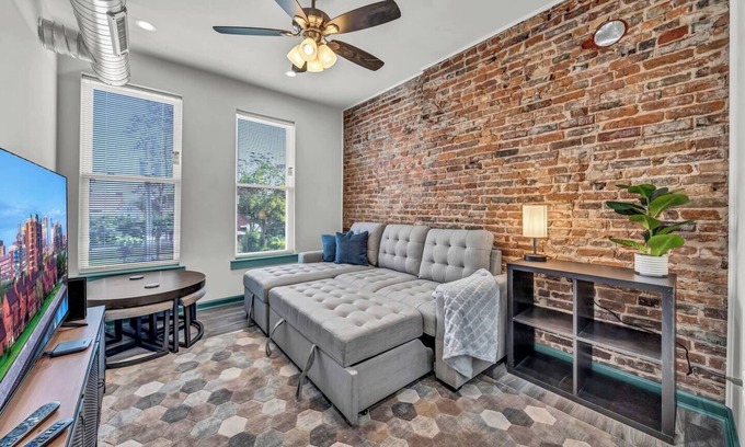 Downtown Buffalo Apartamento | 2 Bed 2 Bath + In-Unit Washer/Dryer+Dishwasher 2C