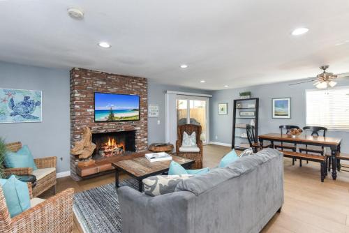 Santa Ana Heights Casa | 2 Bed 2 Bath Jacuzzi Home with Parking on 51st St