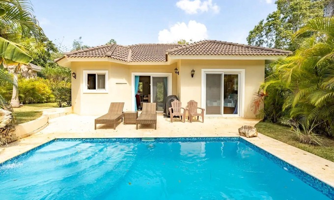 Urbanizacion Tavarez Villa | 2 Habitaciones, 2 Baños, Jacuzzi nuevo, Wi-Fi de alta velocidad
