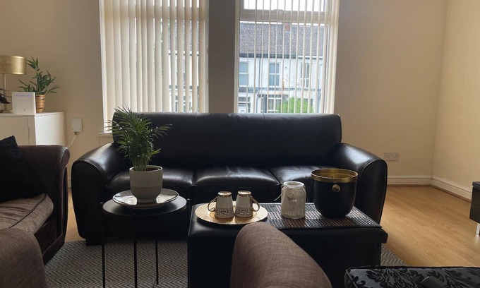 Old Trafford Apartamento | 2-bed Apartment - Sleeps 4 - Street Parking - Wifi