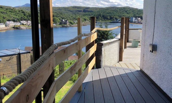 Lochinver Apartamento | 2 bed Apartment, Waterfront Views, 5 Mins From Shops & Restaurants