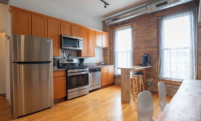 Palmer Square Apartamento | 2 Bed Apt in Heart of Logan !