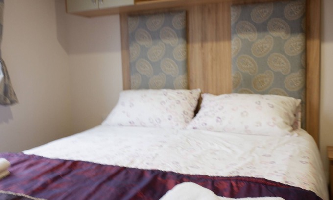Colchester Cabina | Luxury 2 Bedroom Caravan at Mersea Island Holiday