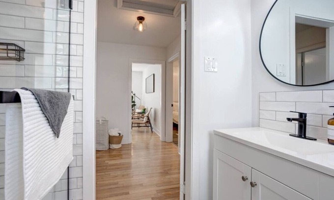 Dartmouth Casa | 2 Bed City Escape w deck, BBQ & beautiful back yard
