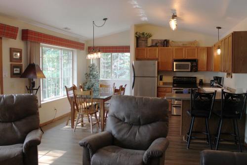Eagle River Casa | 2 bed condo at Wild Eagle Lodge on Duck Lake, #201