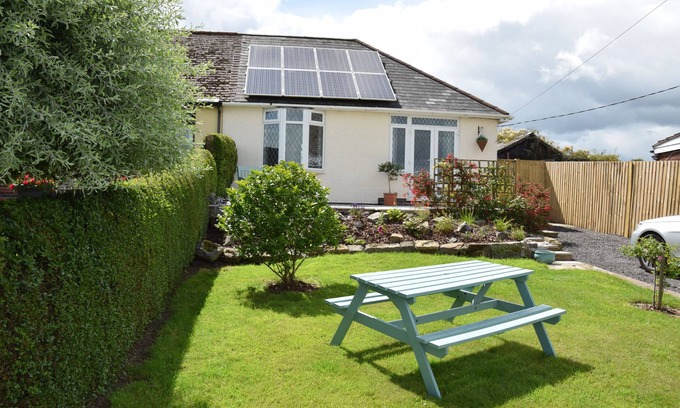 Tibshelf Cabaña | Inviting light and airy 2-Bed Cottage