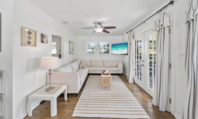 Laguna Beach Casa | 2 Bed Dog Friendly House in Laguna Beach by Thomas Donut & Carousel w/ Golf Cart
